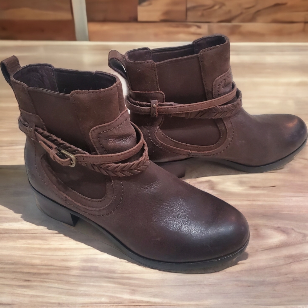 UGG Krewe ankle boots leather Brown womens Size 10 EUC motorcycle moto